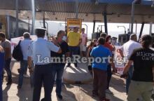Κάτοικοι των Καμένων Βούρλων απέκλεισαν την Εθνική Οδό 