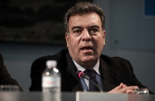 Μάνος Κόνσολας