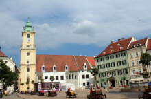 Κορωνοϊός στη Σλοβακία: Πολίτες σε πλατεία στην πρωτεύουσα Μπρατισλάβα