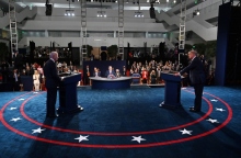 Ο Τζο Μπάιντεν και ο Ντόναλντ Τραμπ στο πρώτο debate ενόψει των αμερικανικών εκλογών στις 3 Νοεμβρίου