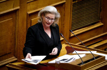 Ως μετακλητή υπάλληλος διορίστηκε στη Βουλή η Ελένη Ζαρούλια, σύζυγος του Νίκου Μιχαλολιάκου