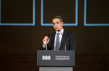 Ο Κυριάκος Μητσοτάκης στην τελετή απονομής του νέου Ευρωπαϊκού Βραβείου «Αυτοκράτειρα Θεοφανώ» στο μνημείο της Ροτόντας στη Θεσσαλονίκη