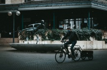 Ποδηλάτης με μάσκα στην Γερμανία