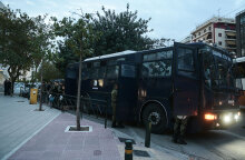 Κλούβα της Αστυνομίας έξω από το Εφετείο Αθηνών