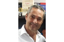 Ο Γιάννης Κωνστανταρόπουλος μιλάει για τον εκδοτικό οίκο Μίνωα