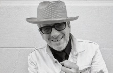 O Elvis Costello