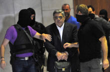 ΑΘΗΝΑ - ΜΕΤΑΦΟΡΑ ΤΩΝ ΣΤΕΛΕΧΩΝ ΤΗΣ ΧΡΥΣΗΣ ΑΥΓΗΣ ΣΤΟΝ ΕΙΣΑΓΓΕΛΕΑ 