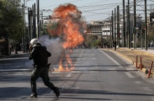Ένταση στο συλλαλητήριο στο κέντρο της Αθήνας