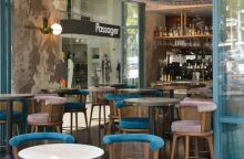 Το εσωτερικό του Vibo, το καινούργιο wine bistro στη Γλυφάδα