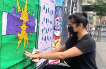 Γυναίκα με μάσκα στην Βρετανία