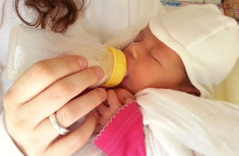 Βρέφος - Γάλα - Μπιμπερό