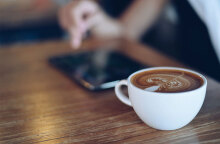 Κορωνοϊός - Νέα μέτρα: Μόνο με χρήση μάσκας για τον κορωνοϊό η είσοδος στην καφετέρια για τις περιοχές που βρίσκονται σε επίπεδο κινδύνου 3 και 4