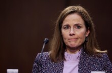 Η Έιμι Κόνεϊ Μπάρετ