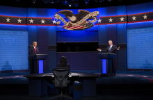 Στιγμιότυπο από το δεύτερο ντιμπέιτ Τραμπ-Μπάιντεν για τις προεδρικές εκλογές στις ΗΠΑ