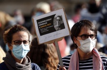 Διαδήλωση στη Γαλλία για τη δολοφονία του καθηγητή Σαμιουέλ Πατί