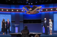 Ο Ντόναλντ Τραμπ και ο Τζο Μπάιντεν στο δεύτερο debate για την προεδρία των ΗΠΑ