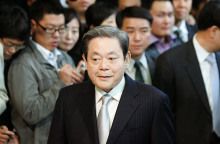 Πέθανε ο πρόεδρος της Samsung Λι Κουν Χι 