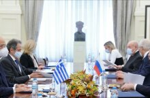 Ο υπουργός Εξωτερικών, Νίκος Δένδιας, με τον Ρώσο ομόλογό του