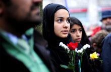 Μουσουλμάνα σε συγκέντρωση στο Παρίσι