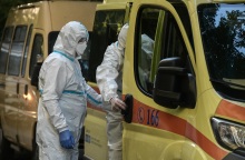 Μεταφορά ατόμων θετικών στον κορωνοϊό με ασθενοφόρο