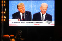 Στιγμιότυπο από το ντιμπέιτ Τραμπ-Μπάιντεν για τις προεδρικές εκλογές στις ΗΠΑ