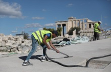 Έργα στον ιερό βράχο της Ακρόπολης