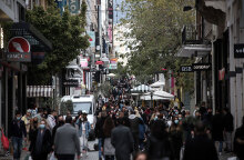 Πλήθος κόσμου στην Ερμού μια ημέρα πριν ξεκινήσει το καθολικό lockdown