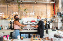 Kαφέ στο χέρι