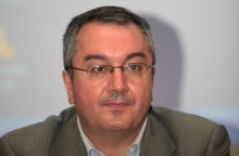 Ο καθηγητής του LSE, Ηλίας Μόσιαλος