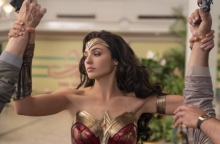 Η Γκαλ Γκαντότ στο ρόλο της Wonder Woman 