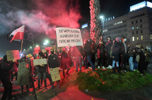 Μαζικές διαμαρτυρίες κατά της αυστηρότερης νομοθεσίας για τις αμβλώσεις συνεχίζονται σε όλη την Πολωνία