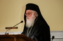 Ο Αρχιεπίσκοπος Αλβανίας, Αναστάσιος