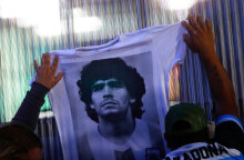 Ντιέγκο Αρμάντο Μαραντόνα, ο ποδοσφαιριστής που λατρεύτηκε σαν Θεός