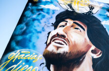 Το γκράφιτι στην Ηλιούπολη με θέμα τον Μαραντόνα