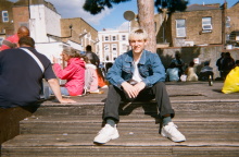 O Finlay έρχεται από το Γιορκσάιρ και συστήνεται με το πρώτο του μίνι άλμπουμ με τίτλο «Self & The Others»