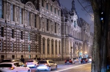 Αυτοκίνητα σε δρόμο της Γαλλίας