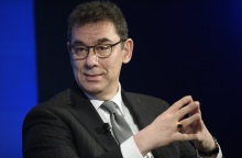 Ο επικεφαλής Pfizer, Άλμπερτ Μπουρλά