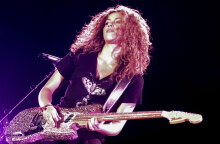 Στιγμιότυπο από τη συναυλία της Shakira στην Ελλάδα τον Ιούλιο του 2006