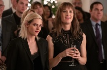 Σκηνή από την ταινία Happiest Season με την Κρίστερν Στιούαρτ