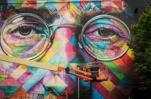 Τοιχογραφία του Eduardo Kobra για τον John Lennon στο Μπρίστολ