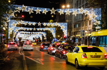 Χριστούγεννα 2020: Ο λαμπερός χριστουγεννιάτικος στολισμός στην Πανεπιστημίου