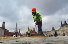 Ρωσία: Καθαρισμός από συνεργείο στην Κόκκινη Πλατεία της Μόσχας