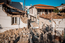 Καταστροφές σε σπίτια στη Σάμο μετά τον σεισμό 6,7R