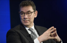 Άλμπερτ Μπουρλά, CEO της Pfizer