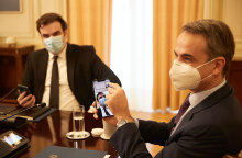 Δίκτυο 5G στην Ελλάδα: Πλατιά χαμόγελα στο Μέγαρο Μαξίμου καθώς Κυριάκος Μητσοτάκης και Κυριάκος Πιερρακάκης