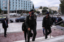 Κωνσταντίνος Φλώρος, αρχηγός ΓΕΕΘΑ, με προστατευτική μάσκα για τον κορωνοϊό