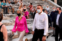 Ο Κυριάκος Μητσοτάκης και η σύζυγός του, Μαρέβα, με προστατευτική μάσκα για τον κορωνοϊό