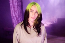 Η τραγουδίστρια/τραγουδοποιός Billie Eilish