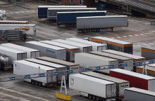 Νοτ. Αγγλία: Ατελείωτη ουρά φορτηγών μετά το κλείσιμο των συνόρων