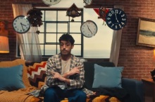 O Matt Buechele στο βίντεο κλιπ του Netflix